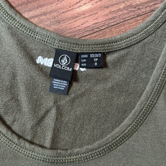 Flowy Volcom Top - Picture 3 of 3